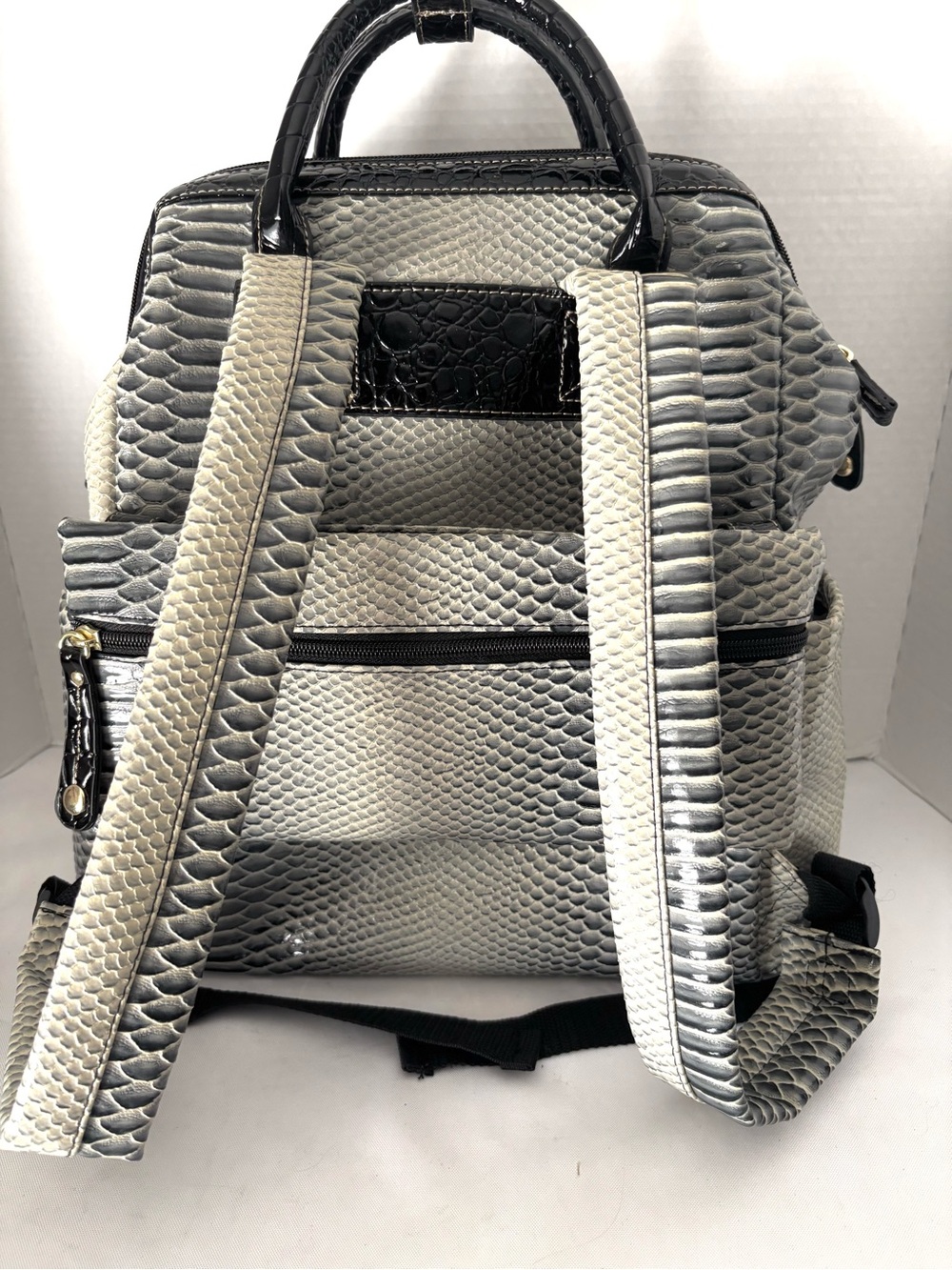 NEW! SAMANTHA BROWN OMBRO CROCO EMBOSSED BACKPACK/CARRY ON BLACK WHITE - Picture 14 of 15